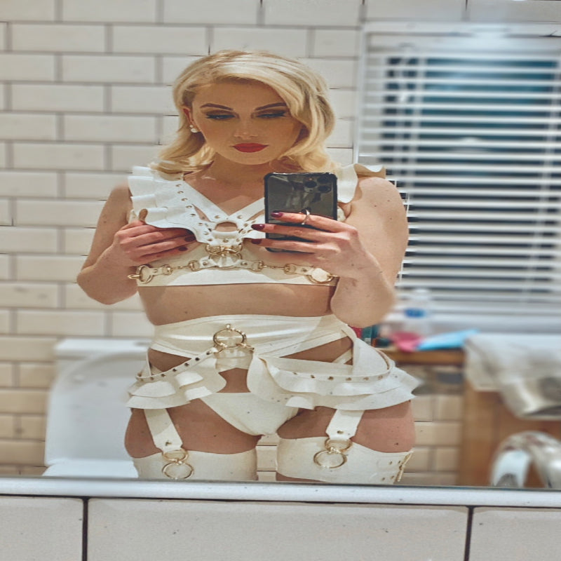 "ELARA" Ruffles Set
